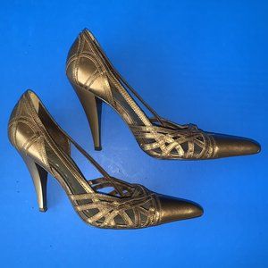 BCBG Gold Pointed Toe High Heel Pump Shoes Size 6B